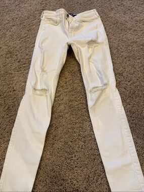 Hollister Women's Skinny Distressed Cream Jeans